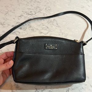 Kate Spade small cross body pushes